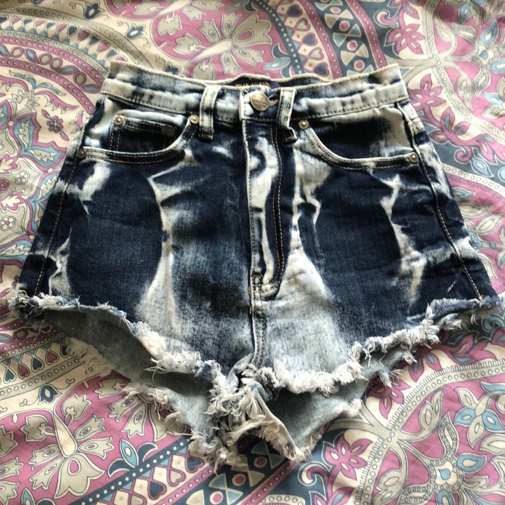 Acid washed high waisted shorts.